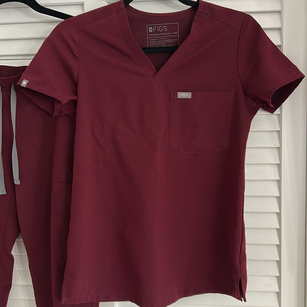 Figs Women's Scrub Set in Burgundy - Picture 2 of 7